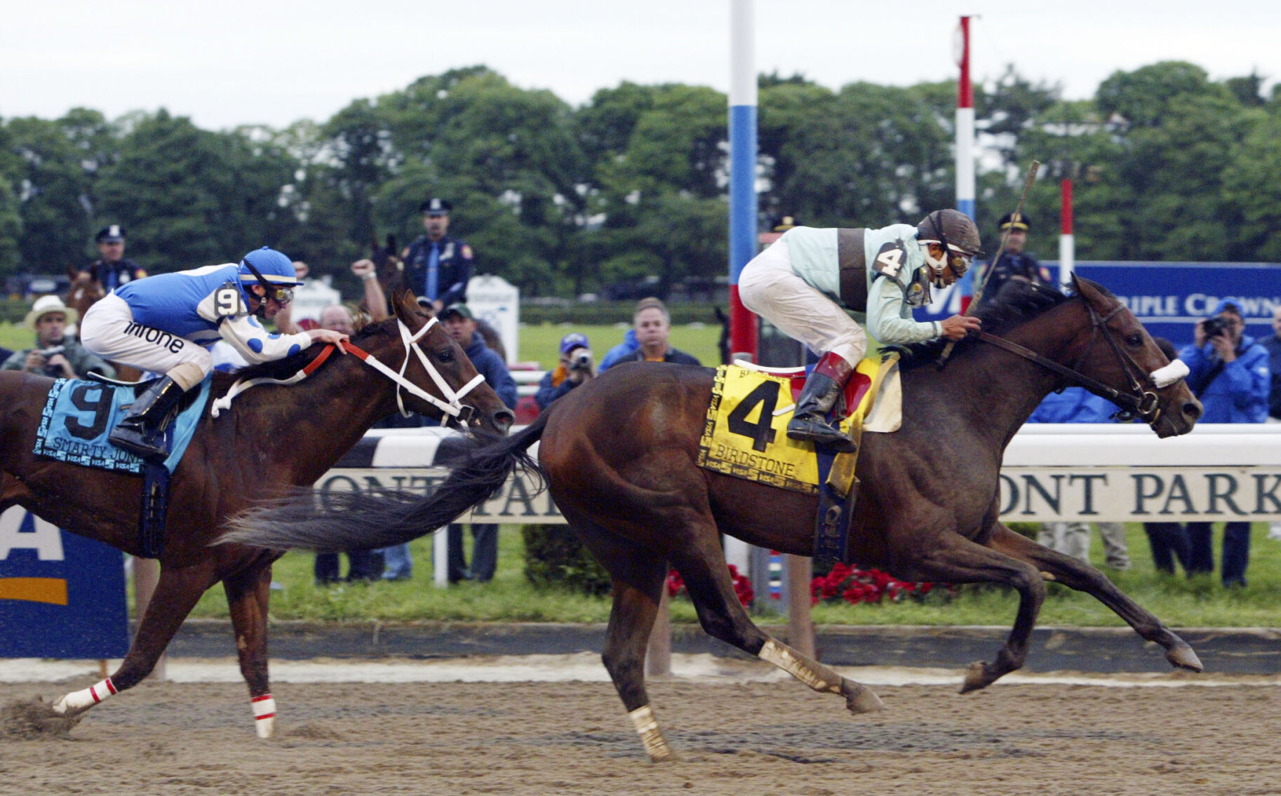 2004: Birdstone runs down Smarty Jones to deny him Triple Crown